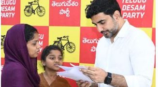 సోషల్‌ మీడియాలో అసభ్యకర పోస్టులు, దుర్భాషలు