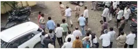 ఎంపీడీవోపై మూకుమ్మడి దాడి