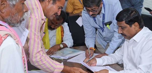 ఫోర్జరీ డాక్యుమెంట్లతో వైసీపీ భూకబ్జాలు