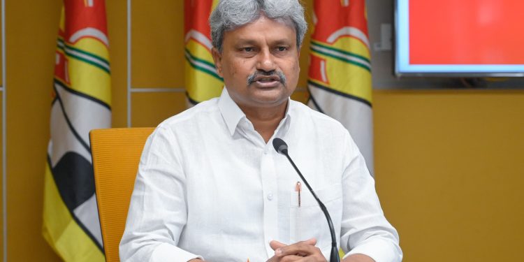 యడవల్లిలో లెదర్‌ ఉత్పత్తుల కేంద్రం