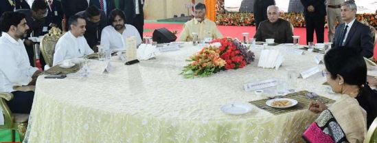 ఆహ్లాదకరంగా ‘ఎట్ హోం’