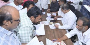 వైసీపీ భూదందాపై ఫిర్యాదులు