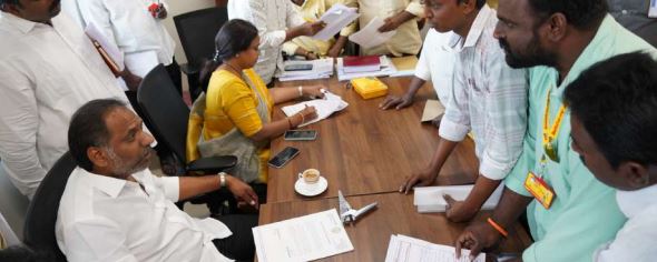 భూమిని మరొకరి పేరుపై ఆన్లైన్ చేశారు