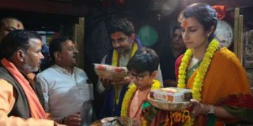 కాశీ విశ్వేశ్వరుని ఆలయంలో లోకేష్‌ దంపతుల పూజలు