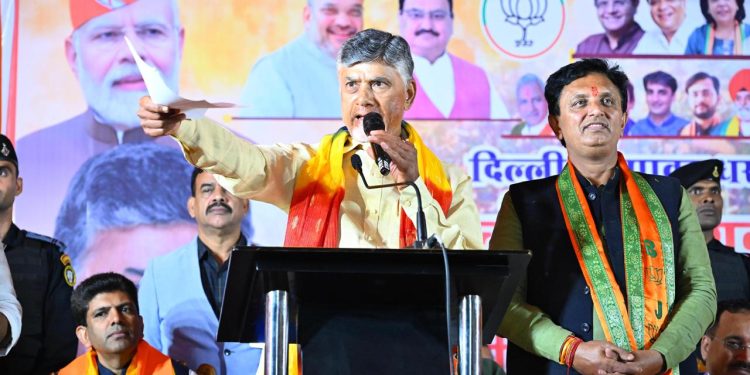 ఢిల్లీ పీఠంపై బీజేపీ జెండా ఎగరాలి