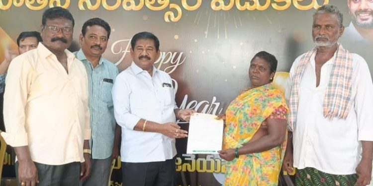 పీఎం ఆదర్శ గ్రామ్ యోజనలో కేంద్రం ఇస్తున్న నిధులు రూ.50 లక్షలకు పెంచాలి