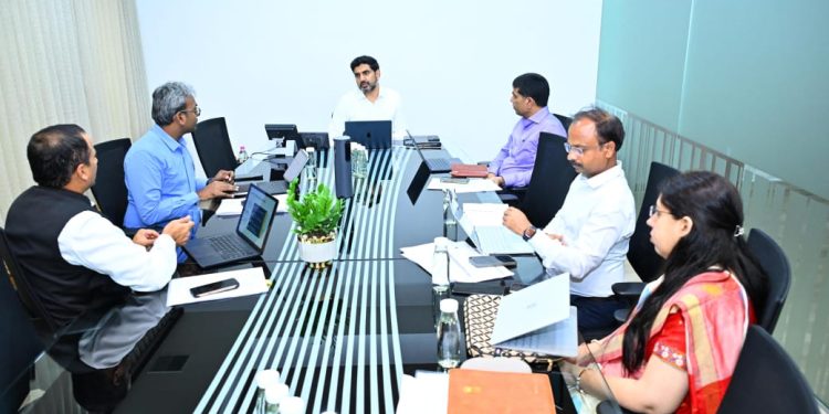 పాఠశాలల సమగ్ర అభివృద్ధిలో..పూర్వవిద్యార్థుల భాగస్వామ్యం