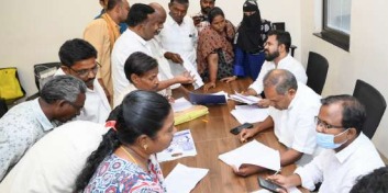 భూ కబ్జాలు, మోసాలపై ఫిర్యాదులు