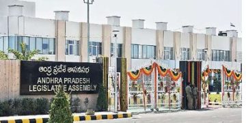 గత్యంతరం లేక..అసెంబ్లీకి వస్తున్న జగన్‌