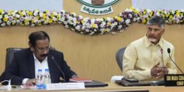 అధికార్లూ..పల్లెలకు పదండి!