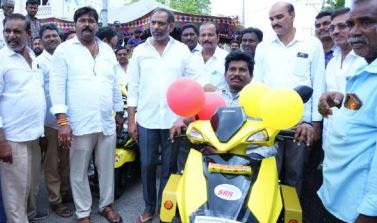 దివ్యాంగులకు 40 స్కూటీలు అందించిన మంత్రి గొట్టిపాటి