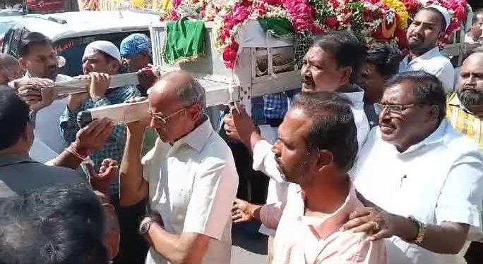 ఎన్టీఆర్‌ వీరాభిమాని అంత్యక్రియలు