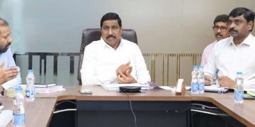 జాతీయ రహదారులు, రైల్వే ప్రాజెక్టులు వేగవంతం