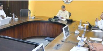 రాష్ట్ర ఆర్థిక శాఖతో సీఎం చంద్రబాబు భేటీ