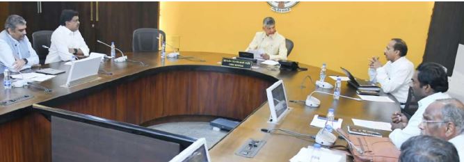 రాష్ట్ర ఆర్థిక శాఖతో సీఎం చంద్రబాబు భేటీ