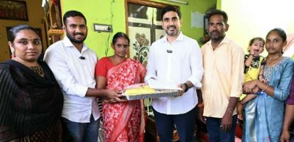 పేదింటి గోవిందుకు..బట్టలు పెట్టి మరీ ఇంటి పట్టా