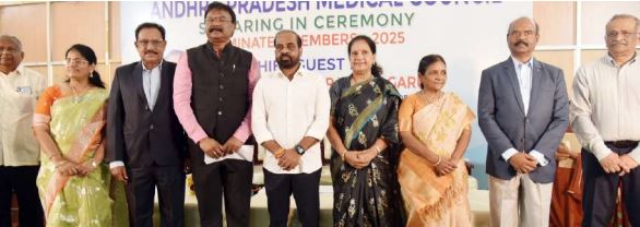 వైద్యులు నైతిక విలువలకు కట్టుబడి పనిచేయాలి