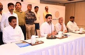 రాష్ట్రాభివృద్ధిలో తెలుగువారంతా భాగస్వాములు కావాలి