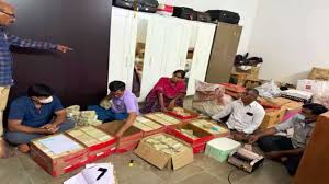 రోజుకో మాట.. పూటకో కూత!