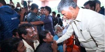 దన్నునిస్తూ.. ధైర్యం చెబుతూ..