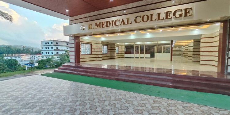 పీపీపీతో రాష్ట్రానికి అదనంగా 220 మెడికల్‌ సీట్లు