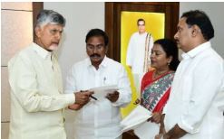 అభివృద్ధి పనులకు నిధులు మంజూరు చేయండి