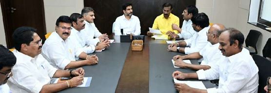 కార్యకర్తే అధినేత