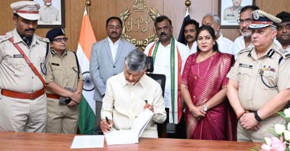 రౌడీయిజం చేస్తే రాష్ట్ర బహిష్కరణే