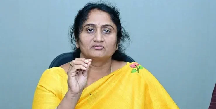 పీపీపీపై సంతకం ఢిల్లీలో.. డ్రామా గల్లీలో..