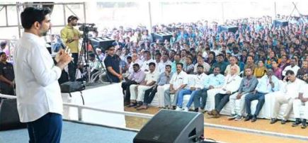 సమాజంలో మార్పు కోసం..యువత రాజకీయాల్లోకి రావాలి