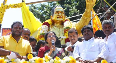 ప్రజల గుండెల్లో ఎన్టీఆర్ పదిలం