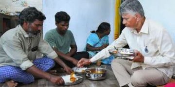 మత్య్సకారుడి ఇంట చంద్రన్న భోజనం