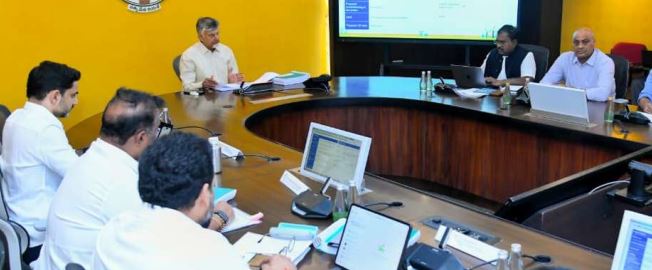 పేద, మధ్యతరగతికి పారిశ్రామికాభివృద్ధి ఫలాలు