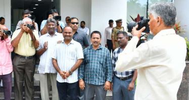 ఫొటో జర్నలిస్ట్గా మారిన సీఎం చంద్రబాబు