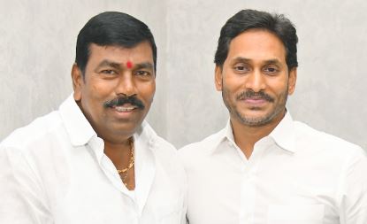 పరాకాష్టకు చేరిన గొడ్డలిపార్టీ అరాచకాలు