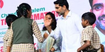 విద్యార్థుల్లో విద్యార్థిగా…టీచర్లలో టీచర్‌గా…!