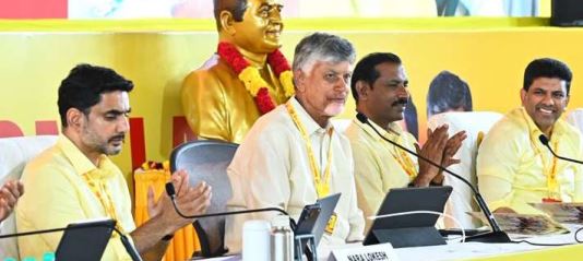 ప్రజలకు పరిపాలనను మరింత చేరువచేయాలి
