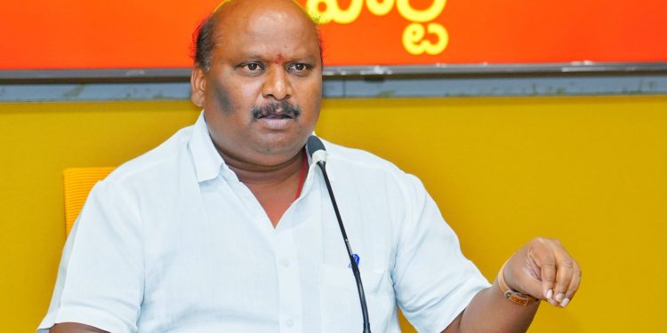 పుంగనూరులో పెద్దిరెడ్డి కుటుంబం రౌడీయిజానికి కాలం చెల్లింది