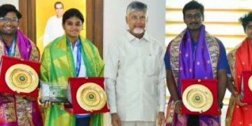 సీఎం చంద్రబాబును కలిసిన ఏపీకి చెందిన ఆసియా క్రీడల విజేతలు